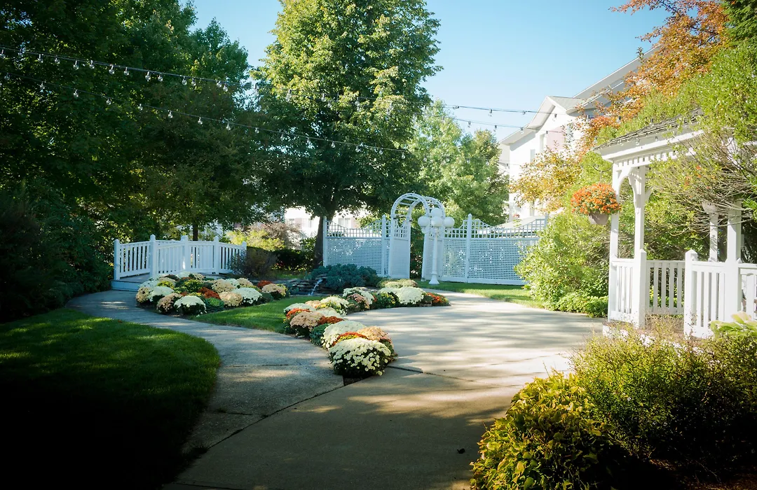 Best Western Plus Executive Court Inn & Conference Center-1